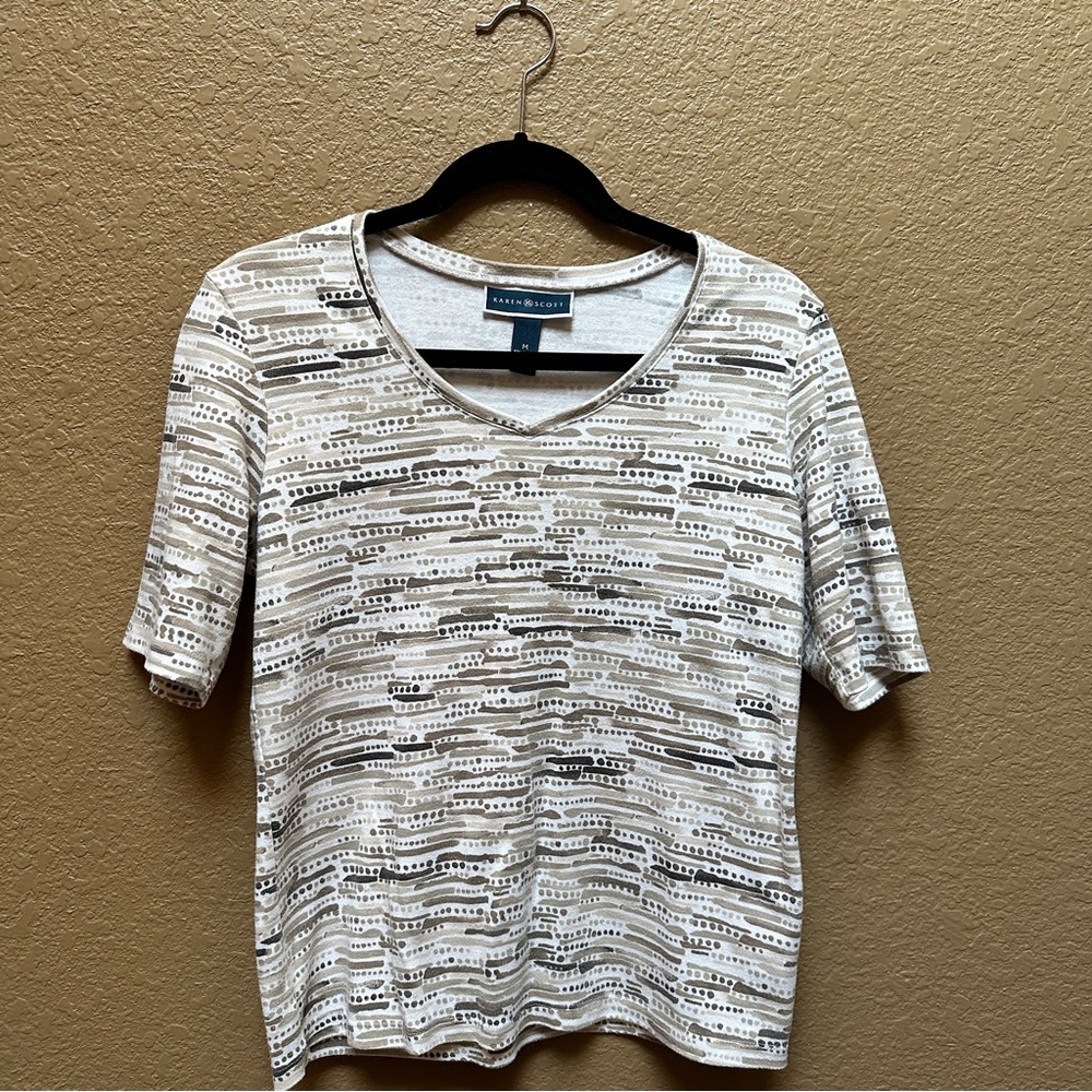 Karen Scott Top size medium & 20% OFF if you buy 4 items I sell !